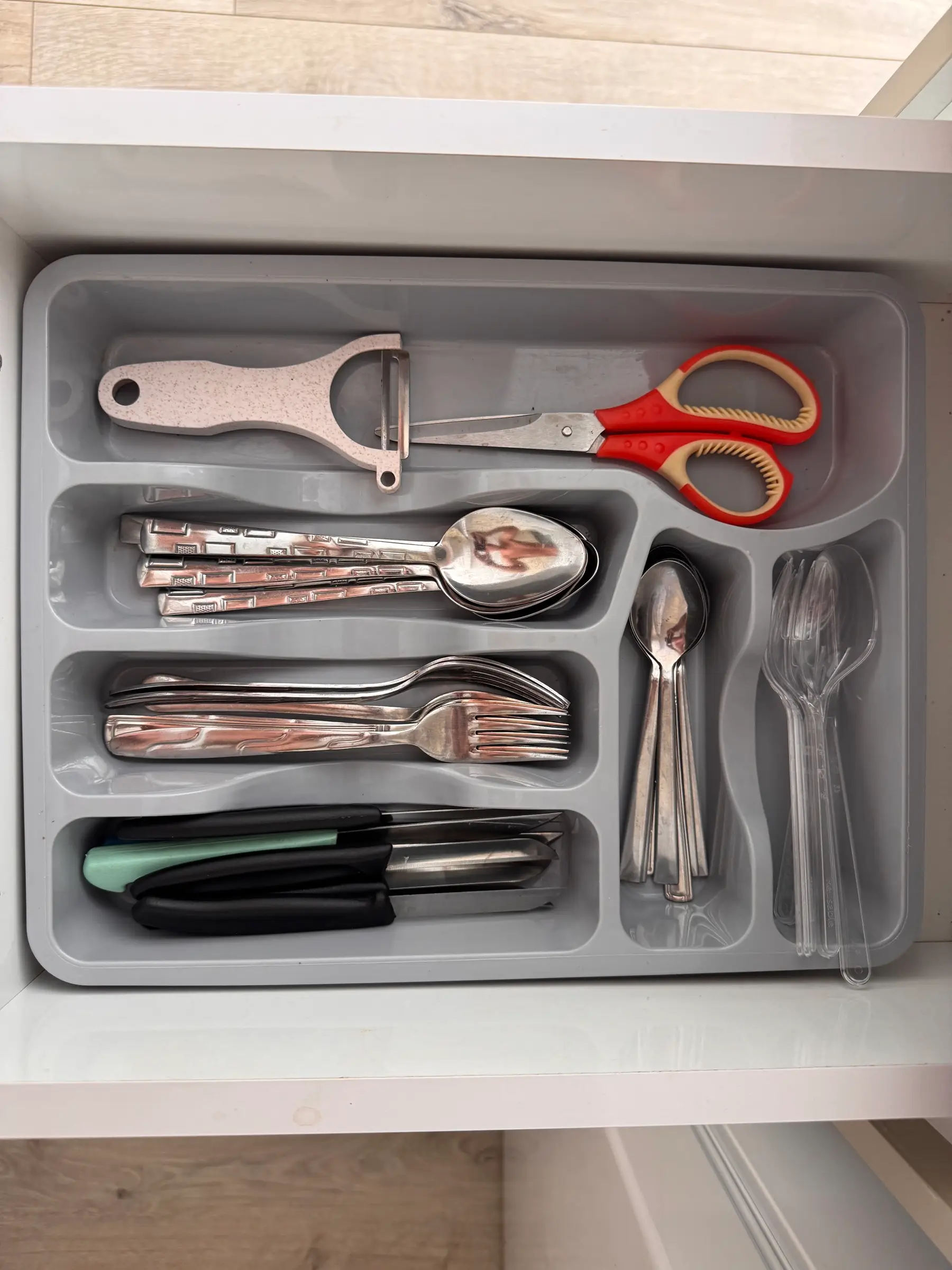 Cutlery drawer